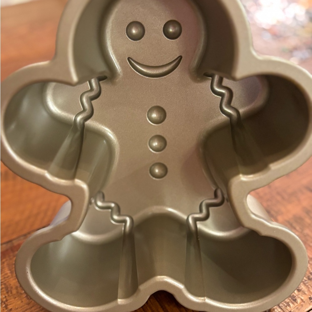 Nordic Ware Gingerbread Man Bakeware